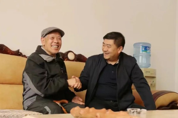 7.马龙区走访慰问.jpg 7.马龙区走访慰问.jpg
