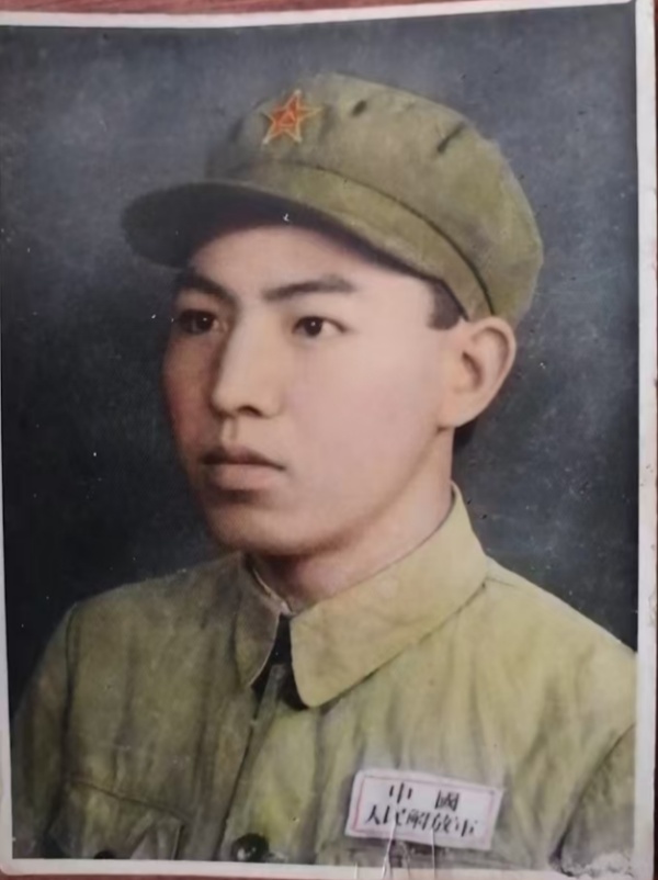 王炳坤 (2).jpg 王炳坤 (2).jpg